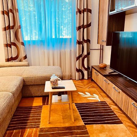 Adona Residence Oradea Buitenkant foto