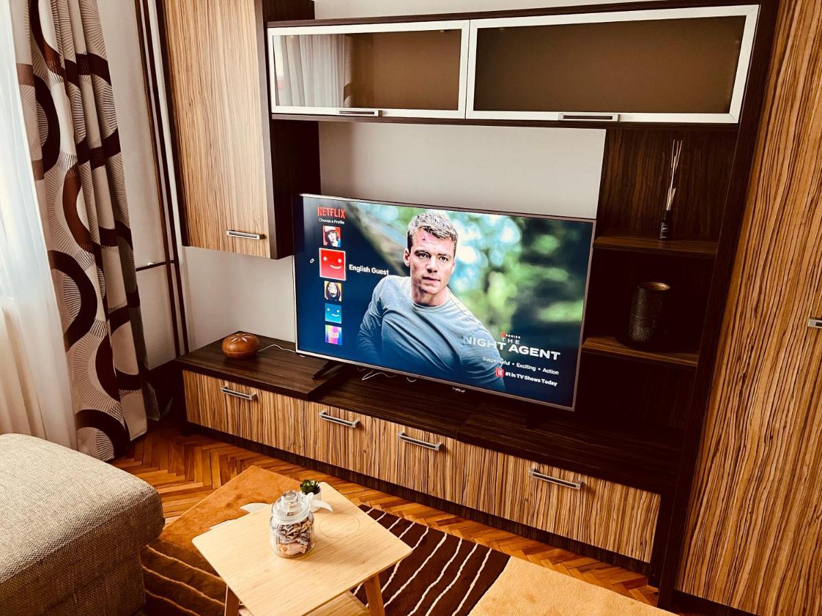 Adona Residence Oradea Buitenkant foto